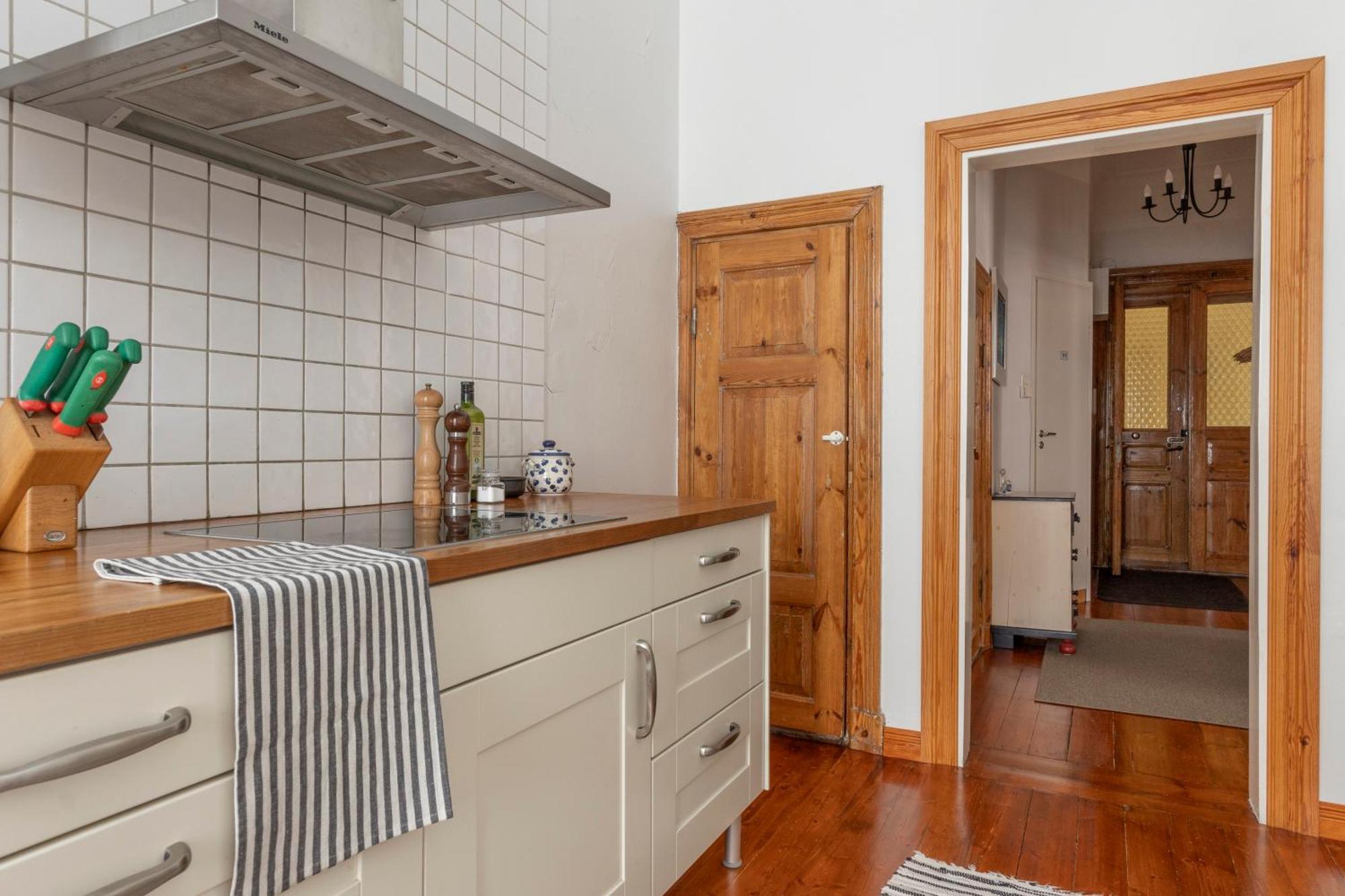 Charming Flat In Design District Apartment