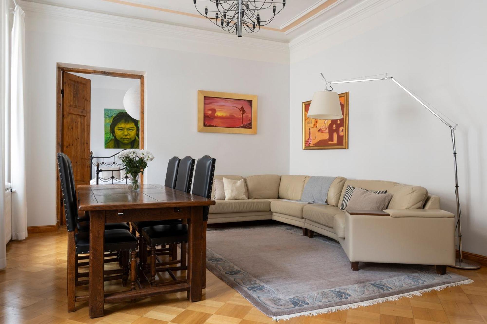 Apartment Charming Flat In Design District Helsinki